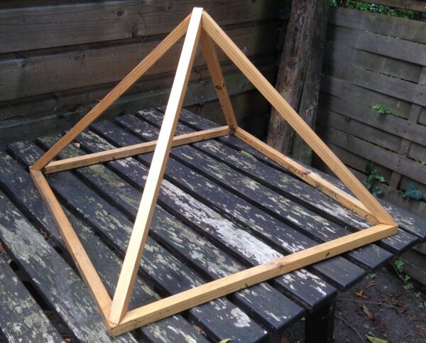 Houten piramide